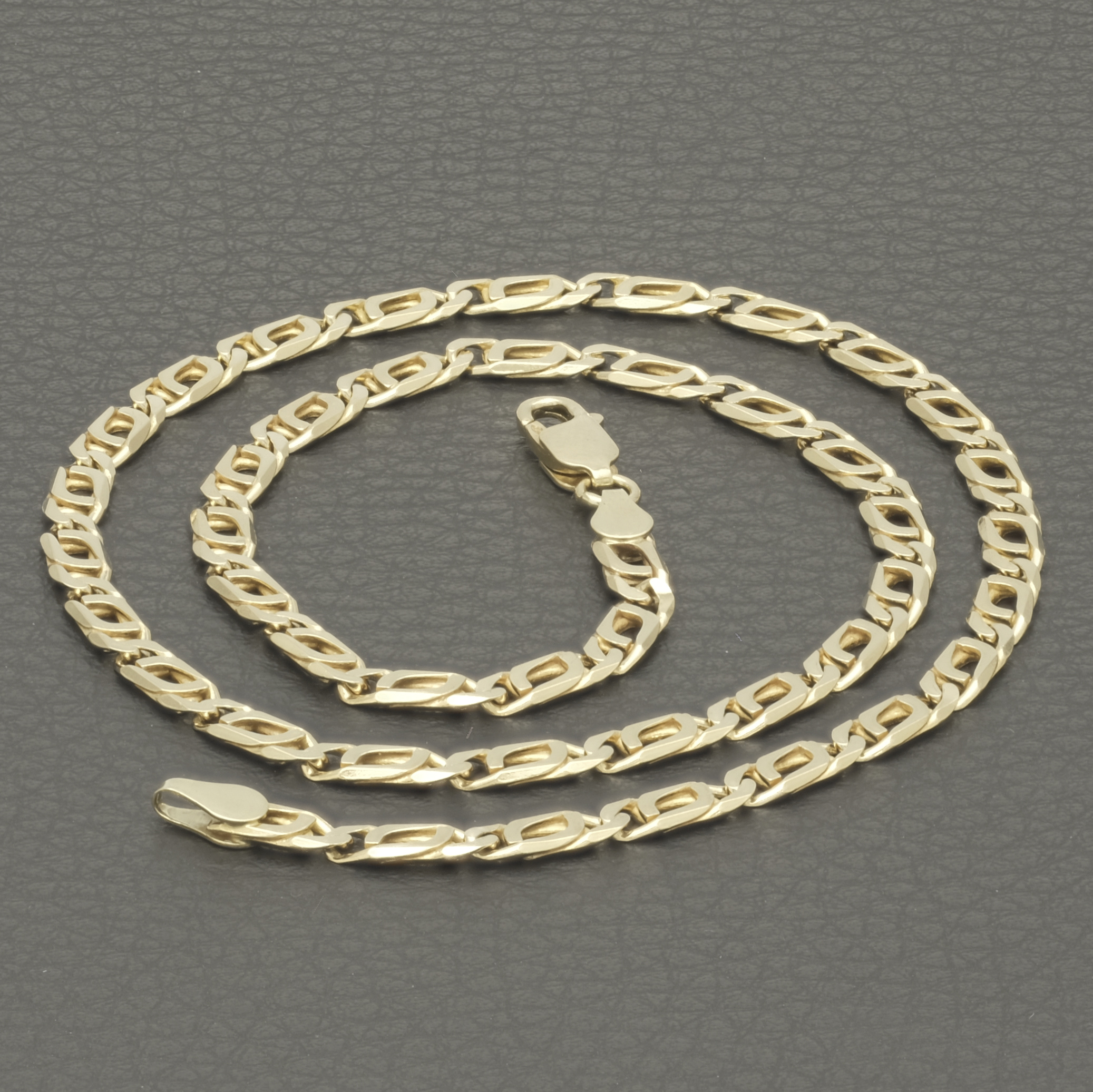 9ct Yellow Gold Marina Chain 16" 4mm - Image 4