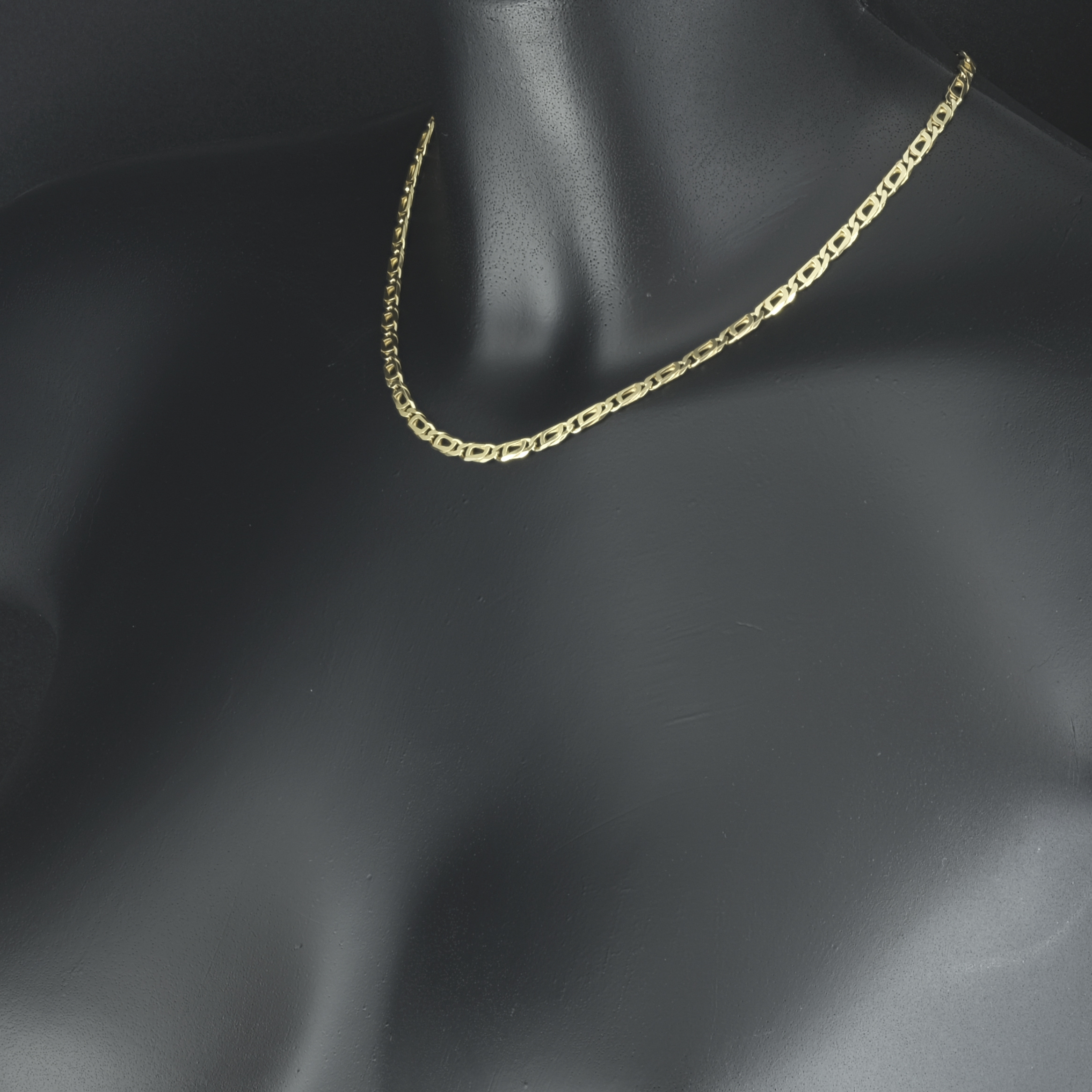 9ct Yellow Gold Marina Chain 16" 4mm - Image 3