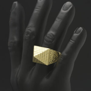 9ct Yellow Gold Pyramid Ring