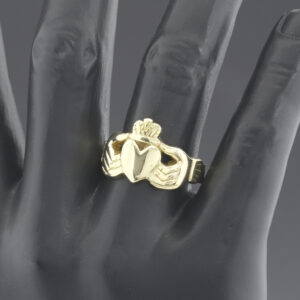 9ct Yellow Gold Claddagh Ring