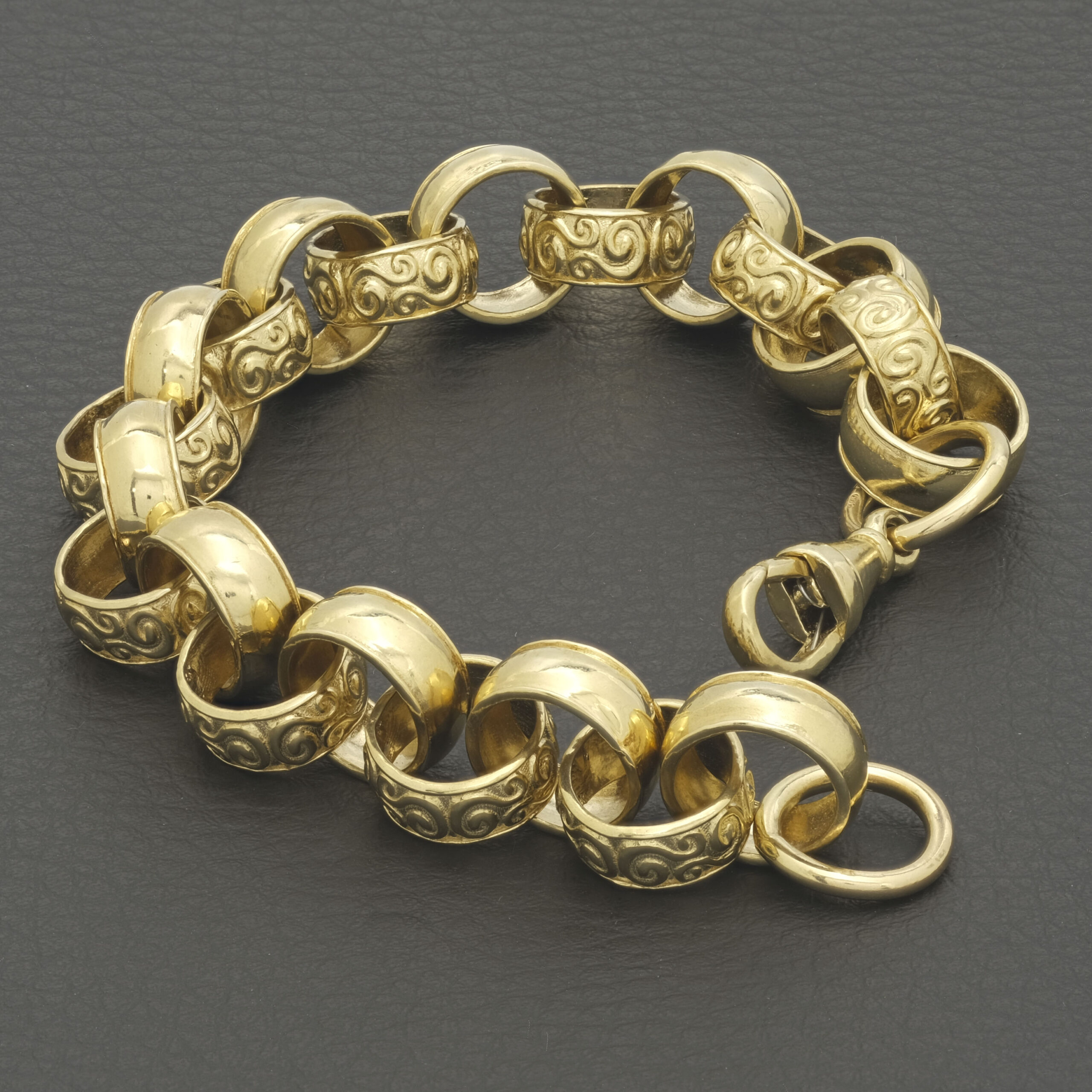 9ct Yellow Gold Patterned Belcher Bracelet 9.5" 14mm - Image 4