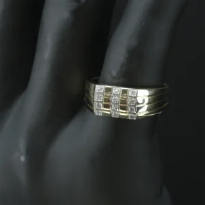 9ct Yellow Gold 0.10ct Diamond Signet Ring