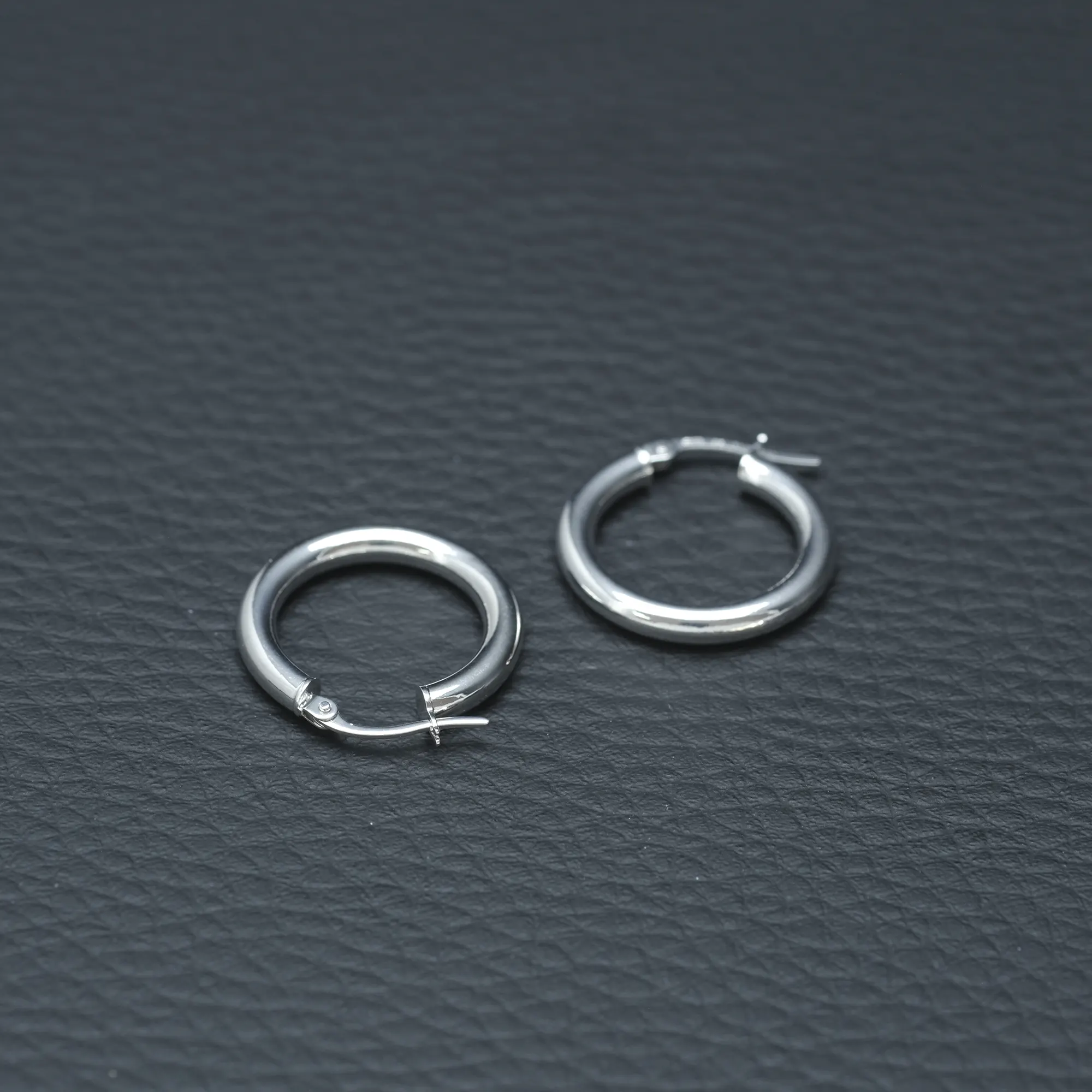 9ct White Gold Hoop Earrings - Image 2