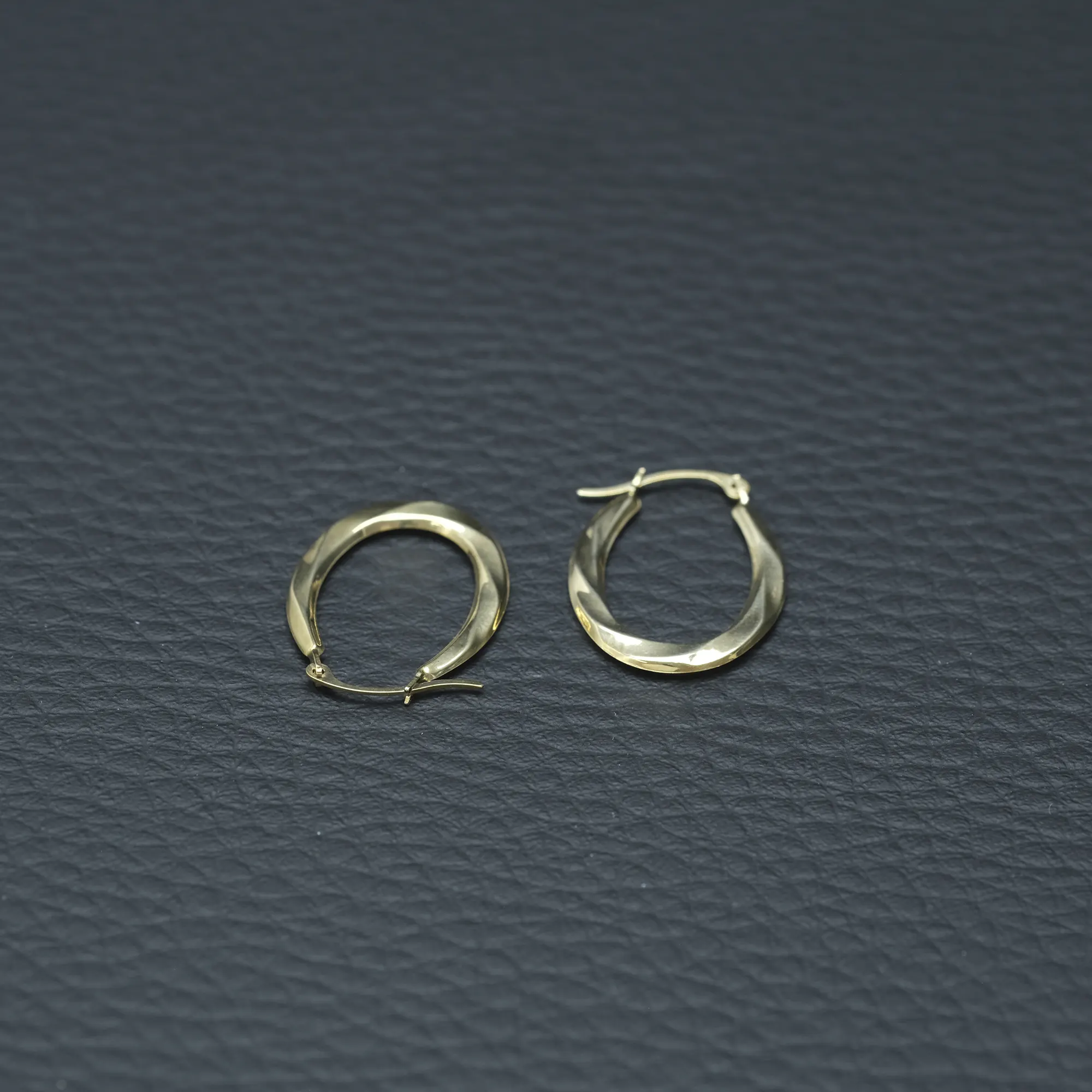 9ct Yellow Gold Twist Hoop Earrings - Image 2