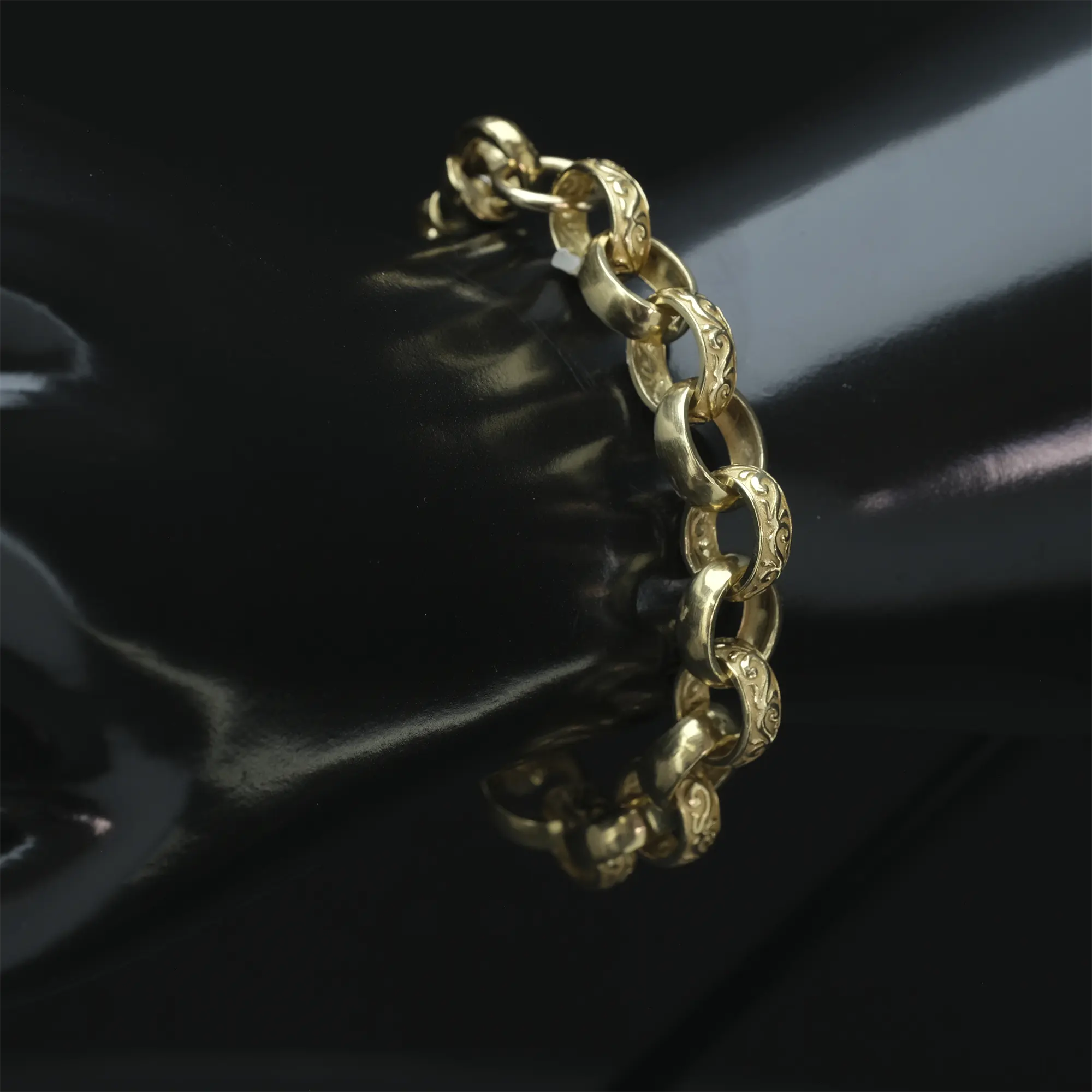 9ct Yellow Gold Belcher Bracelet 7" 10.5mm - Image 3