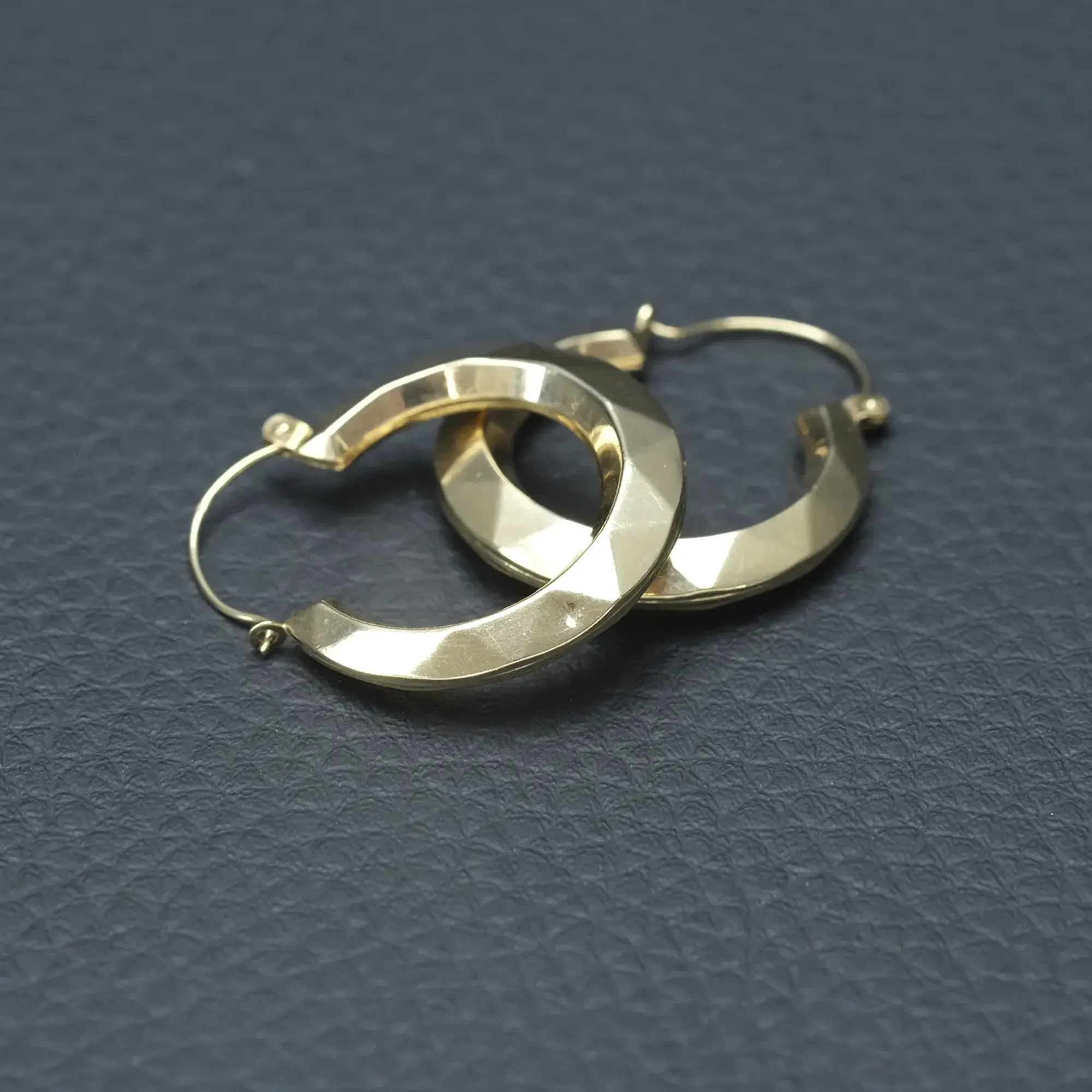 9ct Yellow Gold Patterned Hoop Earrings - Image 2
