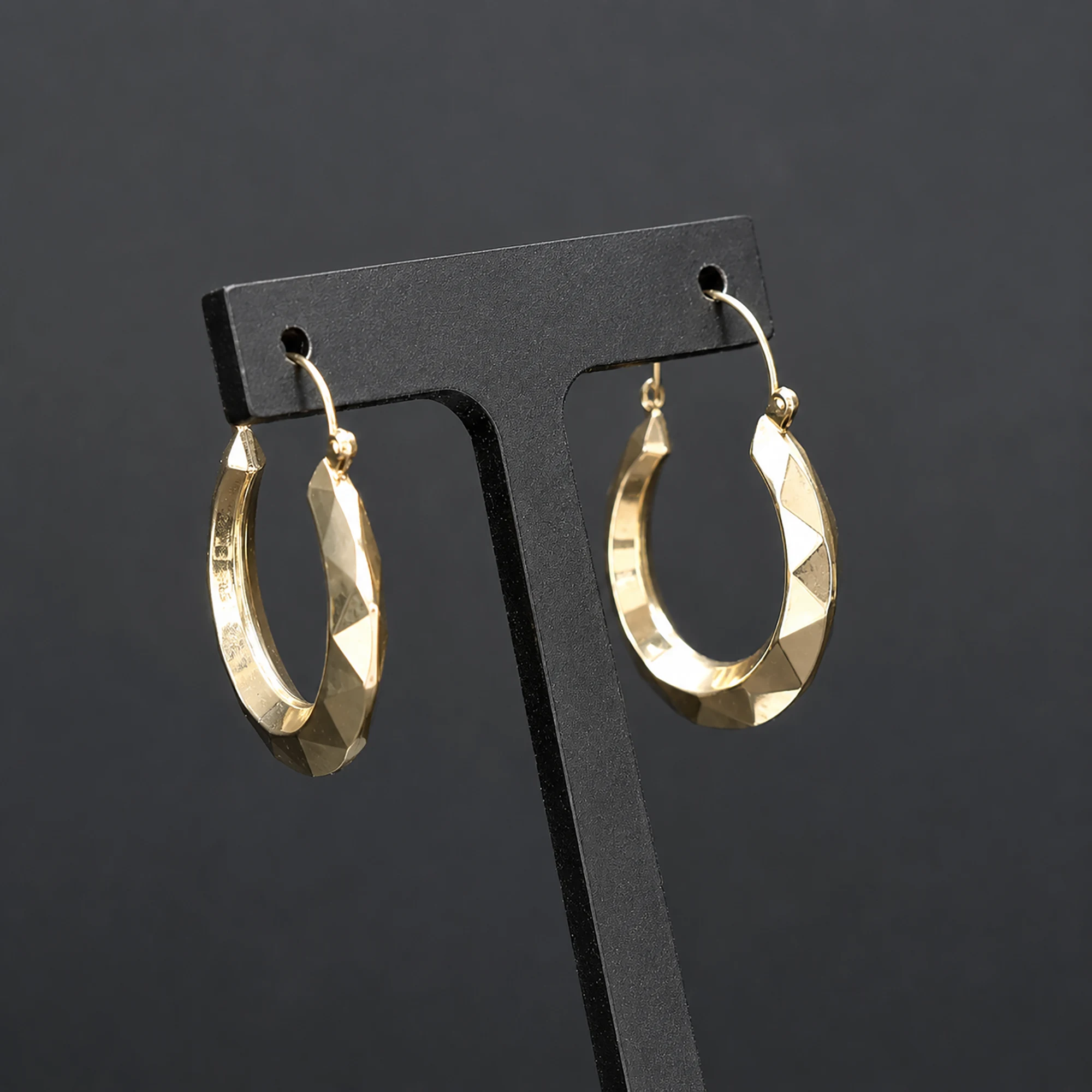 9ct Yellow Gold Patterned Hoop Earrings - Image 3