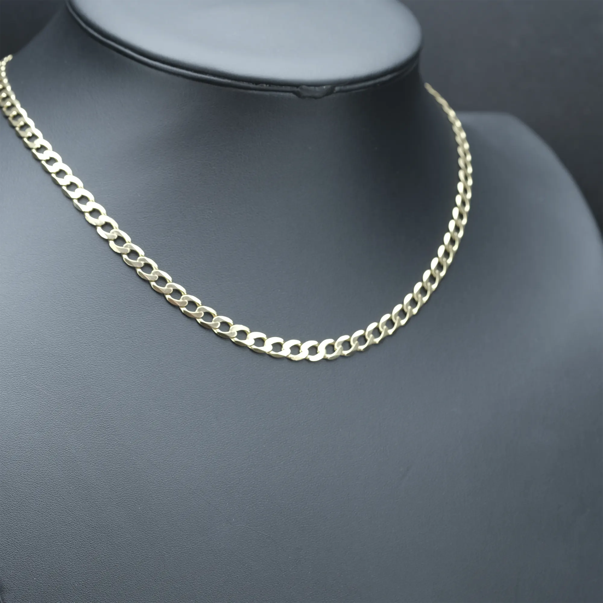 9ct Yellow Gold Curb Chain 19.5″ 6mm - Image 2