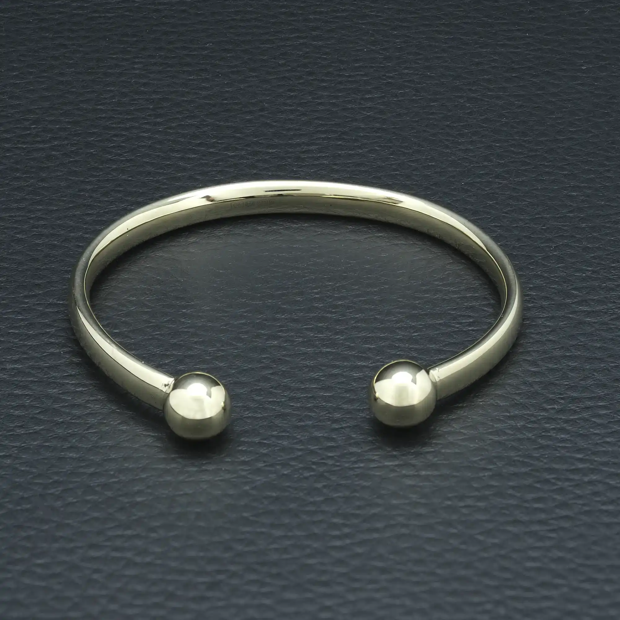 9ct Yellow Gold Torque Bangle - Image 2