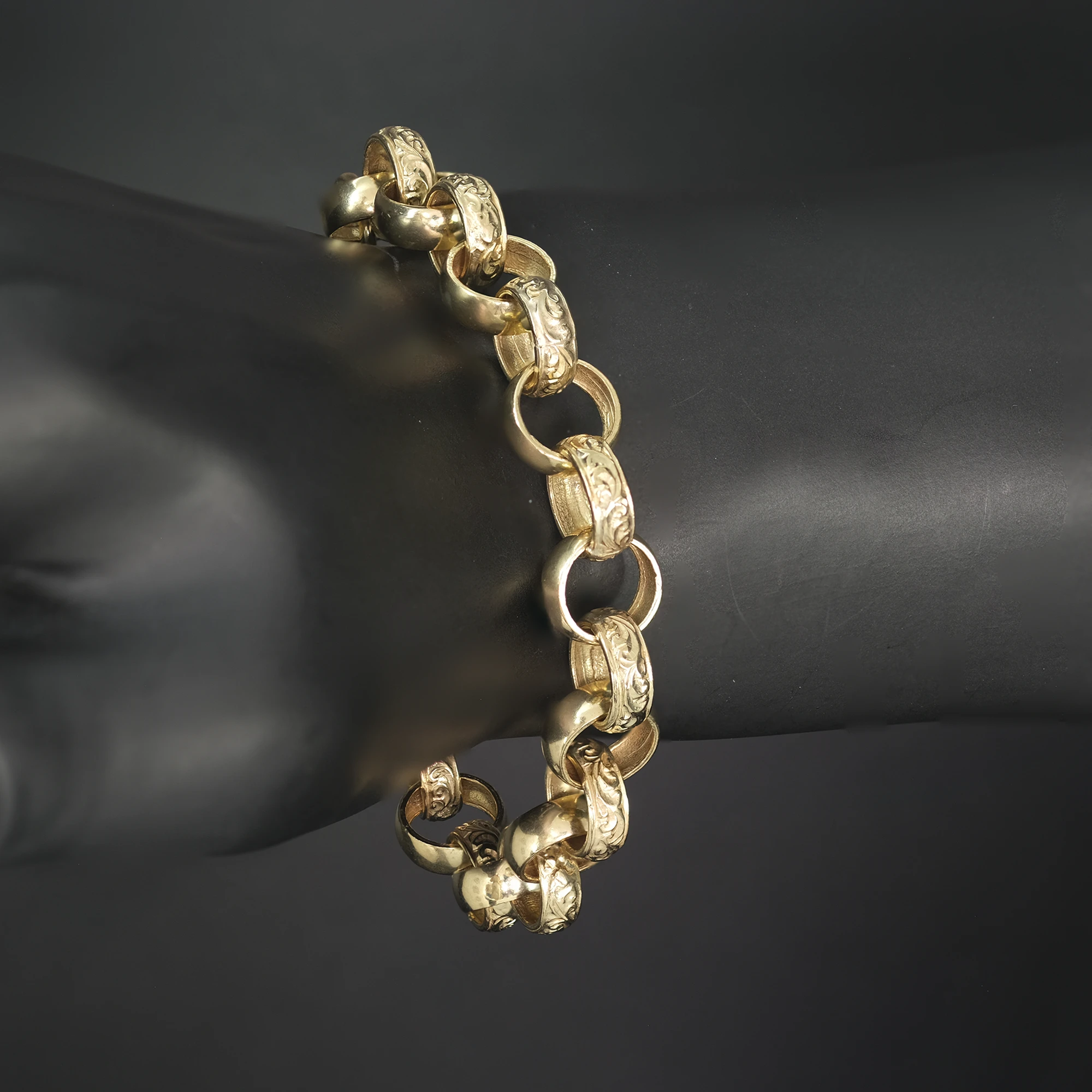 9ct Yellow Gold Patterned Belcher Bracelet 8.5″ 12mm - Image 3