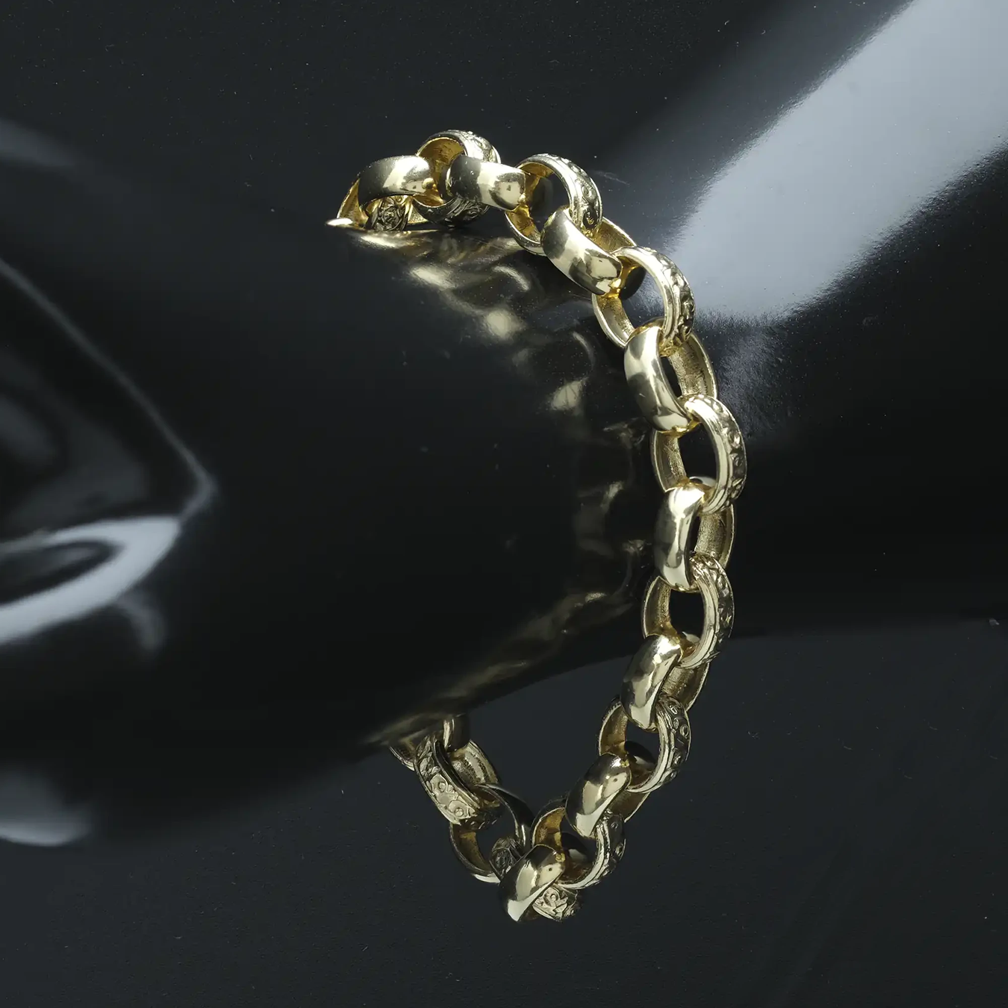 9ct Yellow Gold Patterned Belcher Bracelet 7.5" 9mm - Image 2