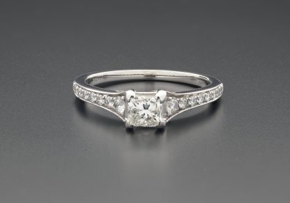 18ct White gold 0.75ct Princess Cut Diamond Ring
