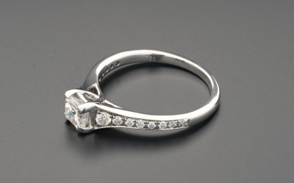 18ct White gold 0.75ct Princess Cut Diamond Ring