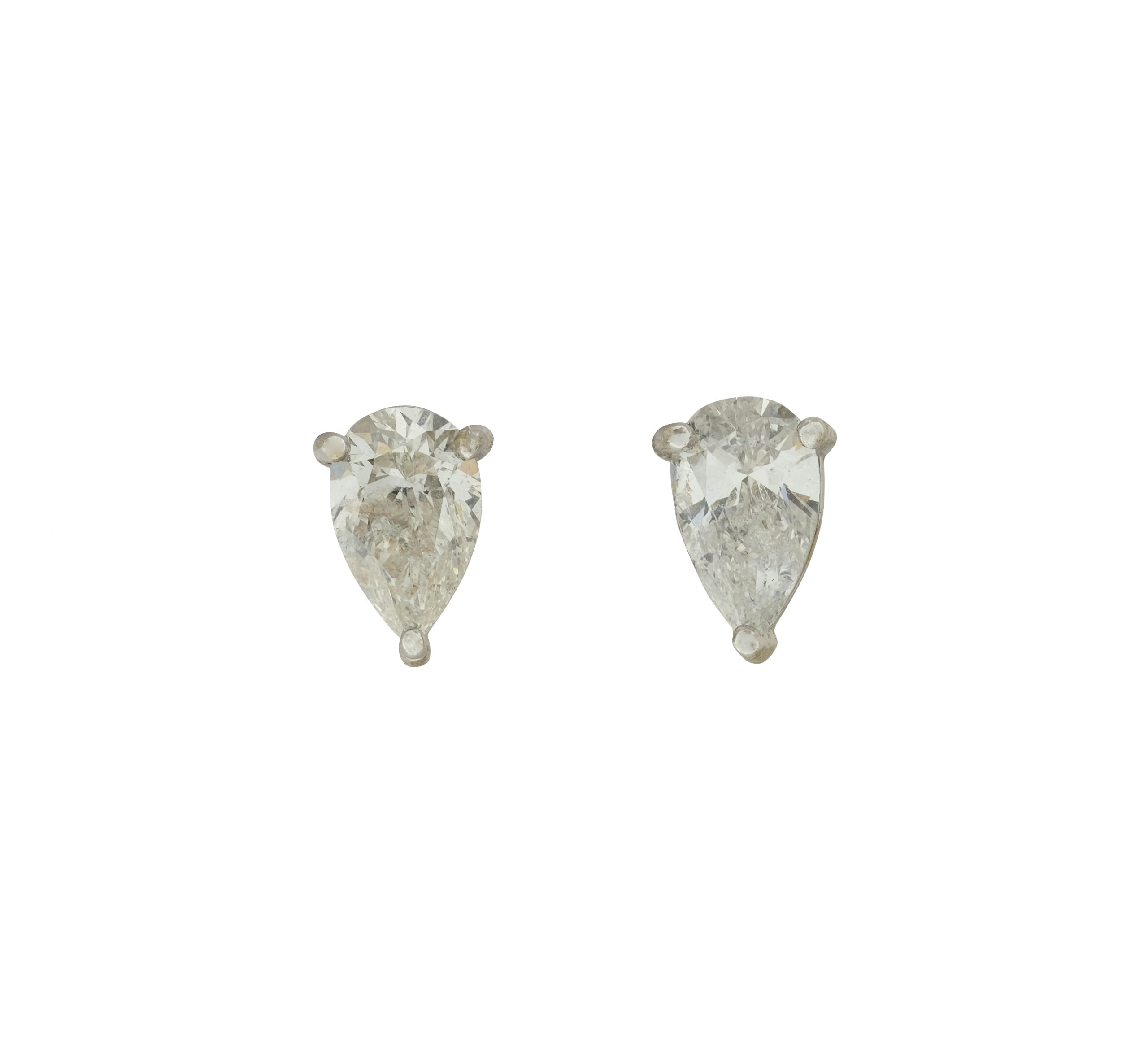 18ct White gold 1.37ct Pear shaped diamond earrings