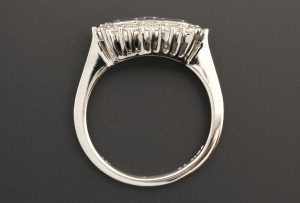 18ct White Gold Sapphire &#038; Diamond Ring