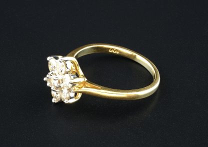 18ct Yellow Gold 1.00ct Diamond Cluster Ring