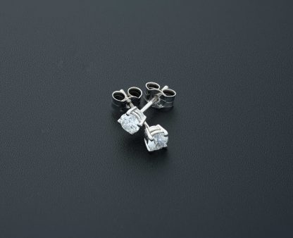 18ct white gold 0.42ct round diamond studs