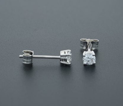 18ct white gold 0.42ct round diamond studs