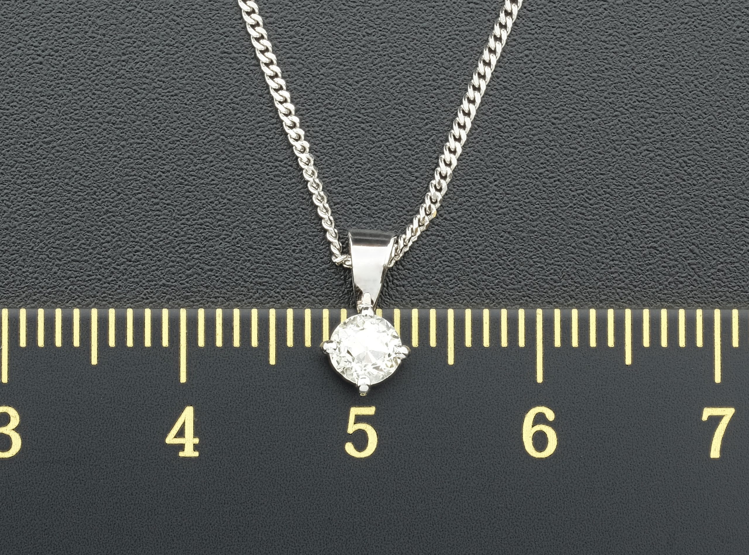 18ct Single Stone Diamond Pendant & 9ct Chain
