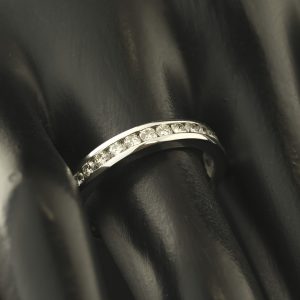 18ct White Gold 1.00ct Diamond Eternity Ring