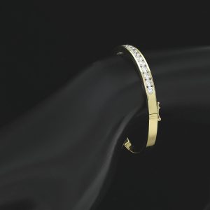 18ct Yellow Gold 3.00ct Diamond Hinge Bangle