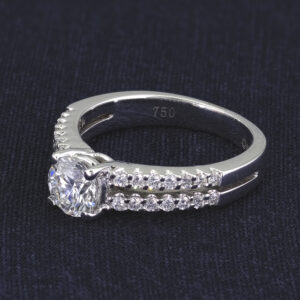18ct White Gold 0.65ct Diamond Split Shoulder Ring