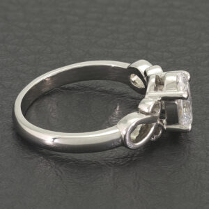 Platinum 1.00ct Oval Diamond Ring