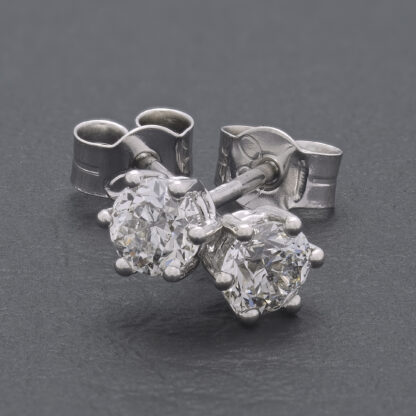 18ct White Gold 0.30ct Diamond Stud Earrings - Image 2