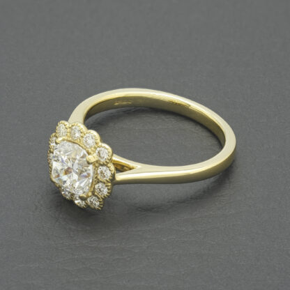 18ct Yellow Gold 1.35ct Diamond Cluster Ring - Image 2