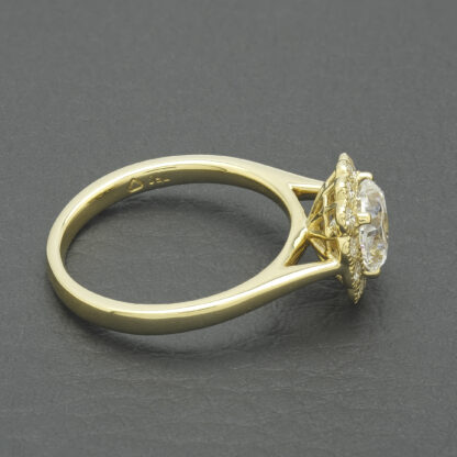 18ct Yellow Gold 1.35ct Diamond Cluster Ring - Image 3