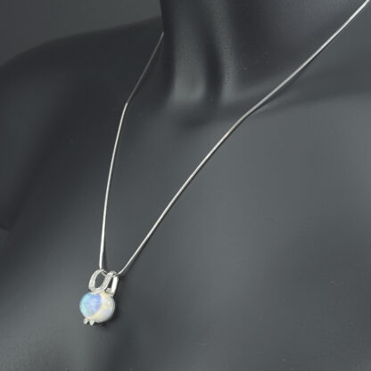 18ct White Gold 0.22ct Diamond & Opal Necklace 20'' - Image 2