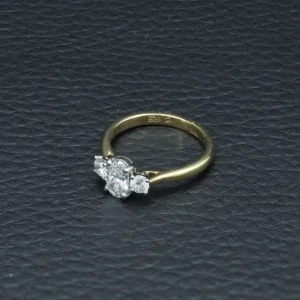 18ct Yellow Gold 0.95ct Diamond 3 Stone Ring