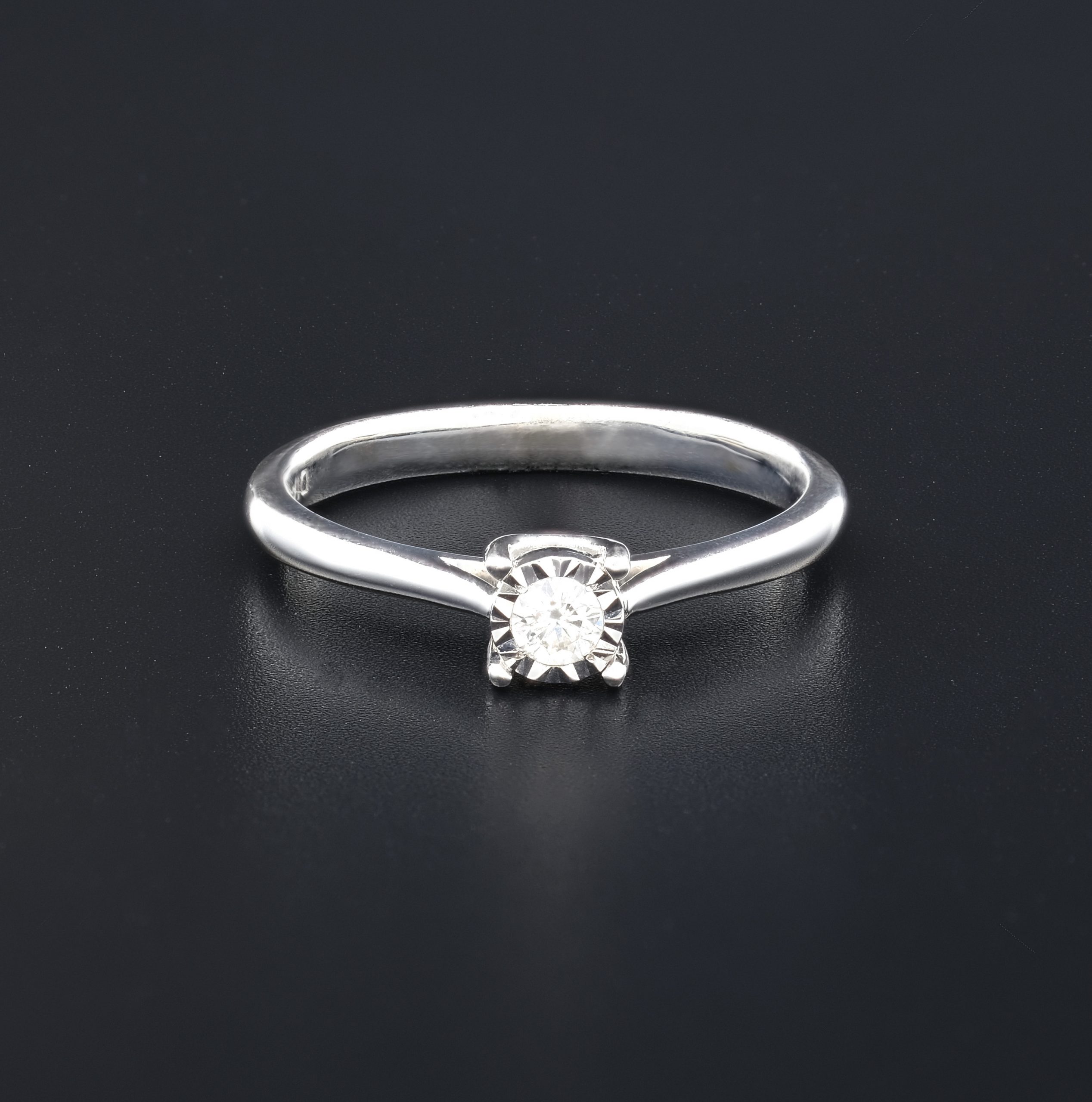 9ct white gold illusion set diamond solitaire ring