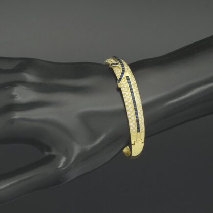 18ct Yellow Gold 1.18ct Diamond & Sapphire Bangle - Image 2