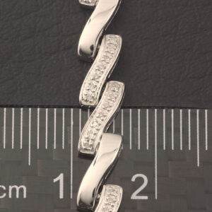18ct White Gold 0.10ct Diamond Zig-Zag Bracelet 7&#8243; 2mm