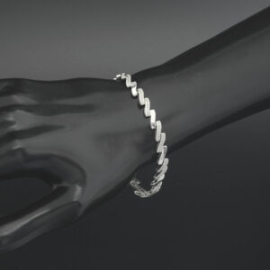 18ct White Gold 0.10ct Diamond Zig-Zag Bracelet 7&#8243; 2mm