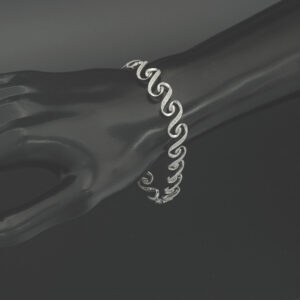 18ct White Gold 0.20ct Diamond Swirl Bracelet 8&#8243; 11mm