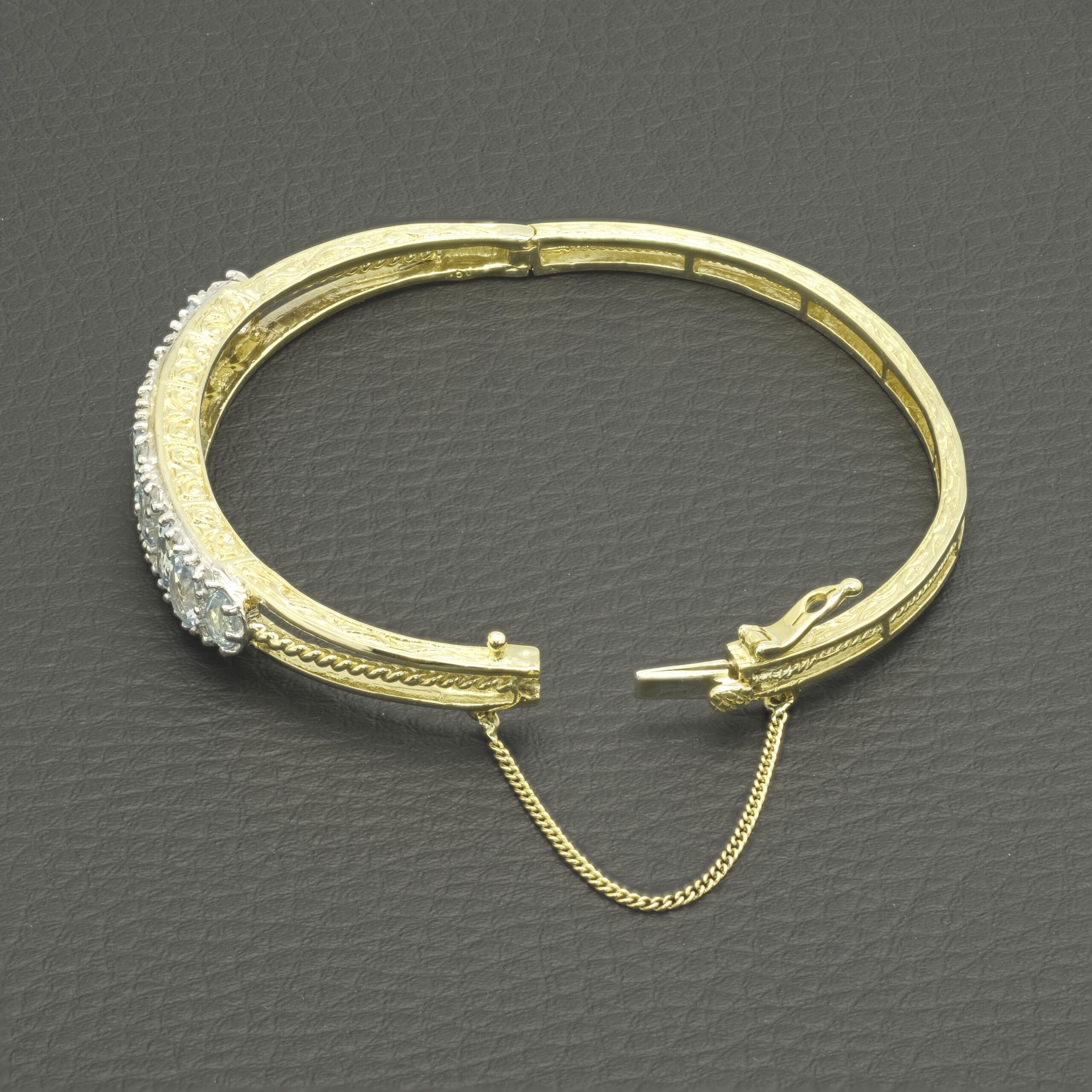 9ct Yellow Gold 0.50ct Diamond & Aquamarine Bangle - Image 3