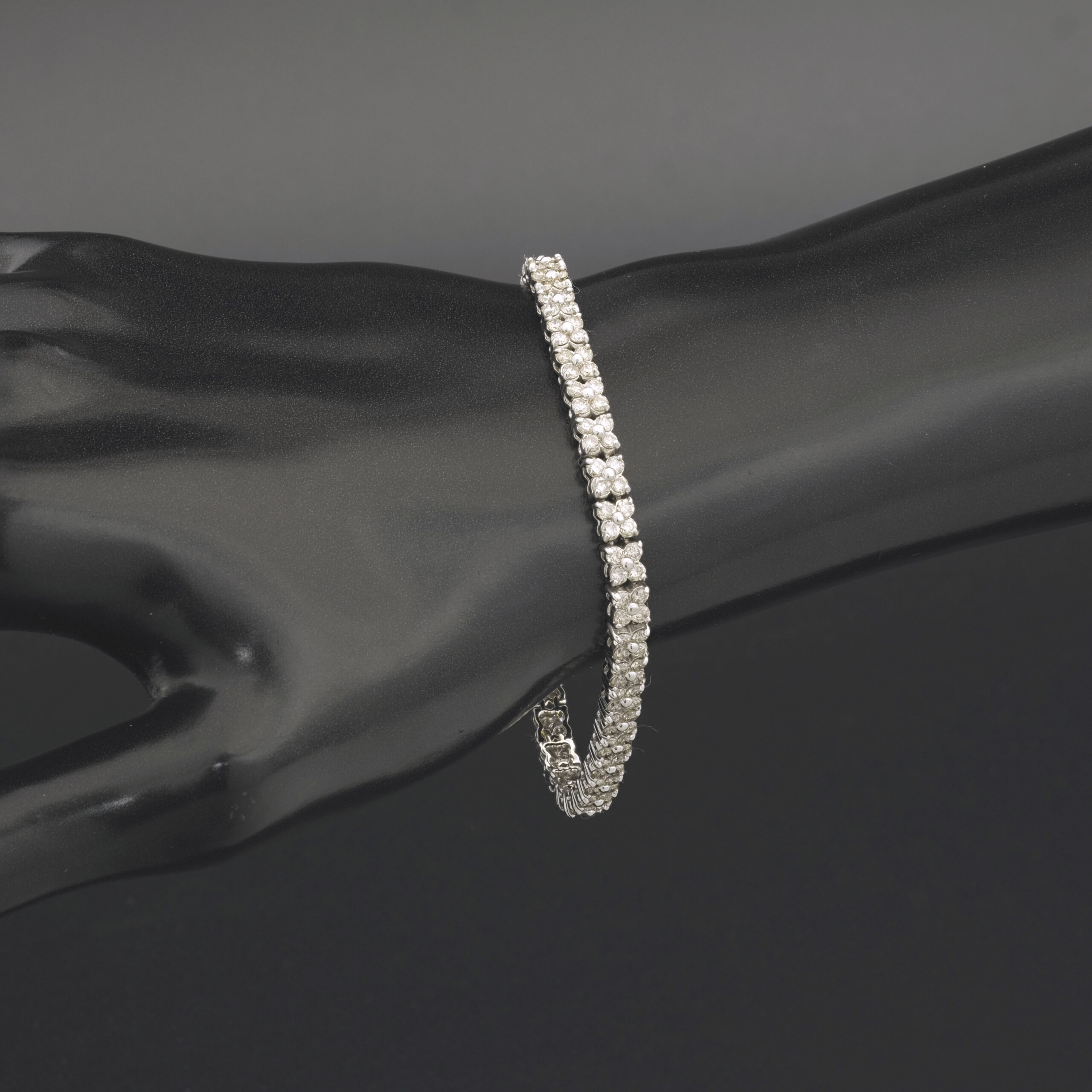 18ct White Gold 5.00ct Diamond Tennis Bracelet 7" 4mm - Image 3