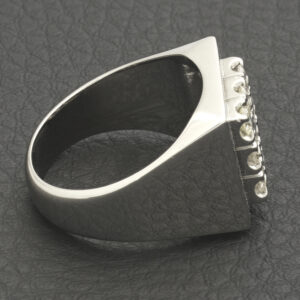 18ct White Gold 0.75ct Diamond Signet Ring