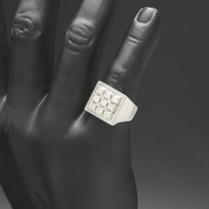 18ct White Gold 0.75ct Diamond Signet Ring