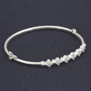 18ct White Gold 0.25ct Diamond Bangle