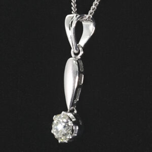 18ct White Gold 0.90ct Round Diamond Solitaire Necklace 16″
