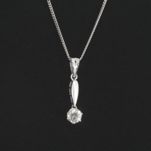 18ct White Gold 0.90ct Round Diamond Solitaire Necklace 16″