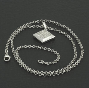 18ct White Gold 1.00ct Princess Cut Diamond Necklace 18&#8243; 2mm