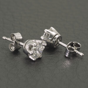 18ct White Gold 1.00ct Diamond Solitaire Stud Earrings