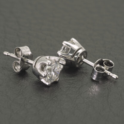 18ct White Gold 1.00ct Diamond Solitaire Stud Earrings - Image 4