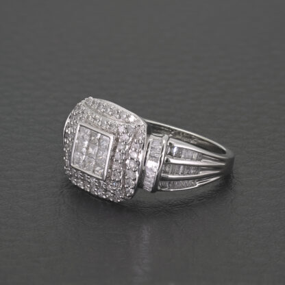 9ct White Gold 1.00ct Diamond Cluster Ring - Image 3