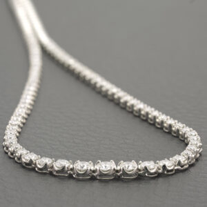 18ct White Gold 2.70ct Graduated Diamond Tennis Necklace