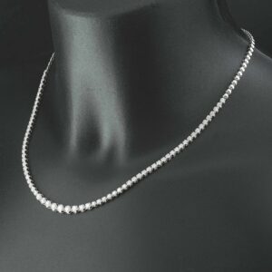 18ct White Gold 2.70ct Graduated Diamond Tennis Necklace